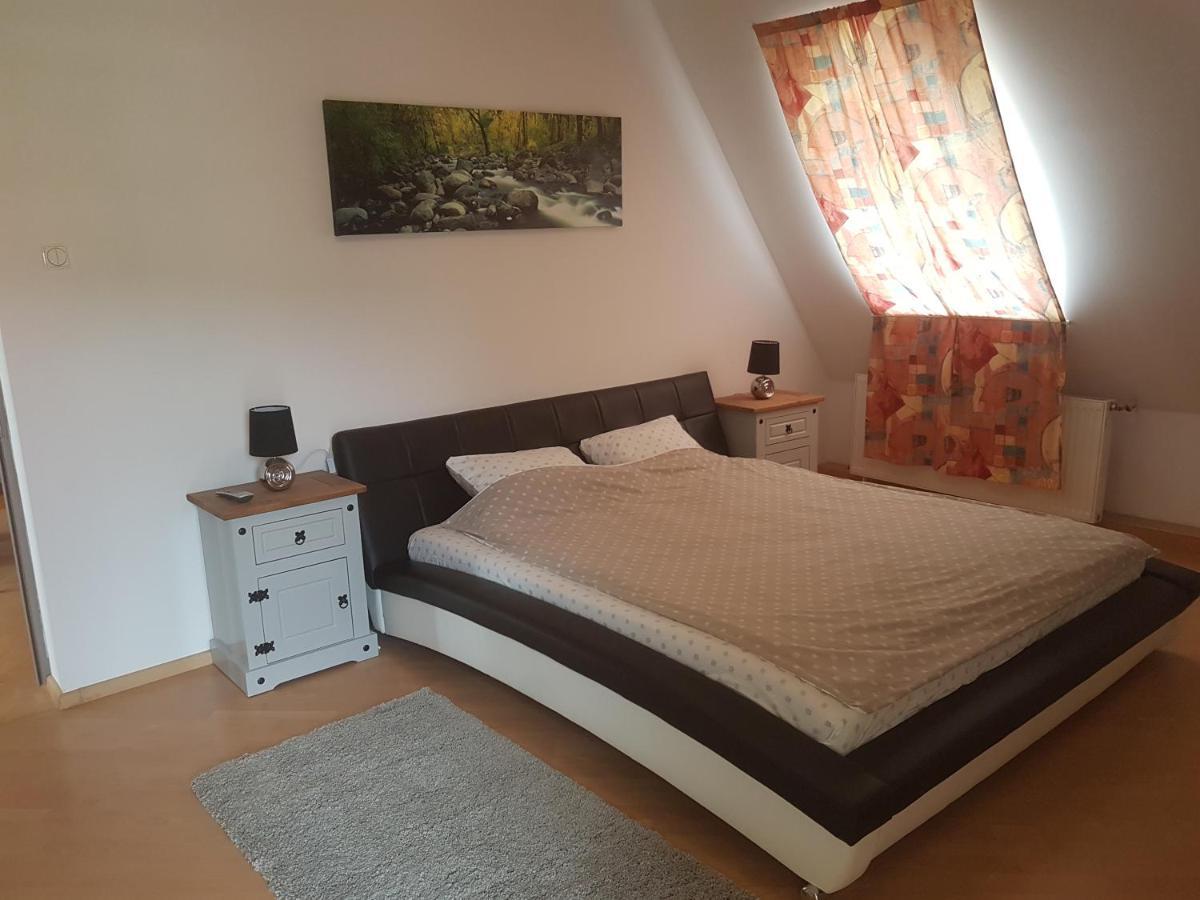 Lara Guest House Sfantu Gheorghe  ภายนอก รูปภาพ