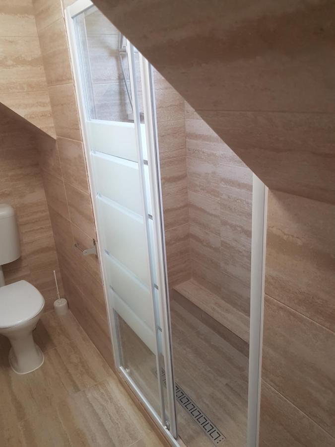 Lara Guest House Sfantu Gheorghe  ภายนอก รูปภาพ