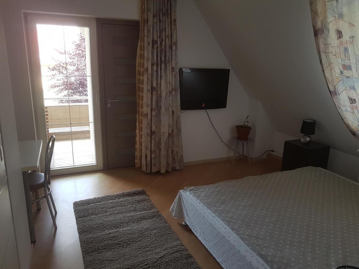 Lara Guest House Sfantu Gheorghe  ภายนอก รูปภาพ